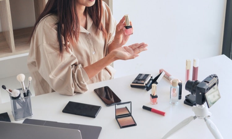 girl showing products to camera